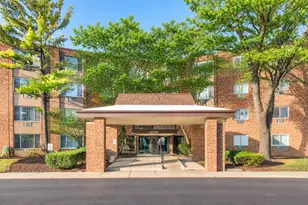 1500 Robin Cir, Hoffman Estates, IL 60169 - Photo 1