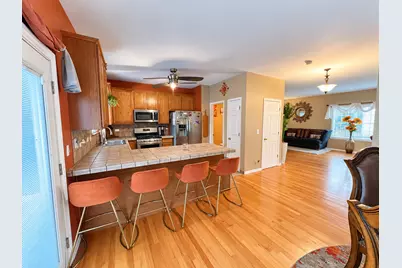 11 Monarch Drive, Streamwood, IL 60107 - Photo 8