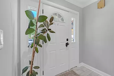 217 S Owen Street, Mount Prospect, IL 60056 - Photo 2