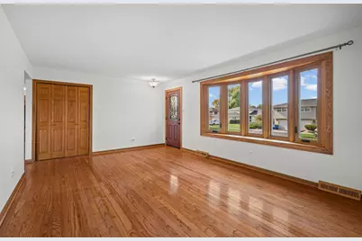 10613 S Terry Drive, Palos Hills, IL 60465 - Photo 4