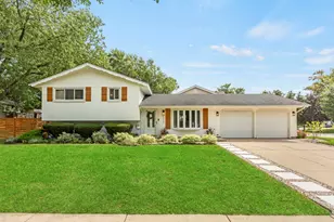 1717 Vassar Ct, Schaumburg, IL 60193 - Photo 1