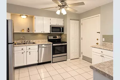 2339 Ogden Avenue #7, Downers Grove, IL 60515 - Photo 8