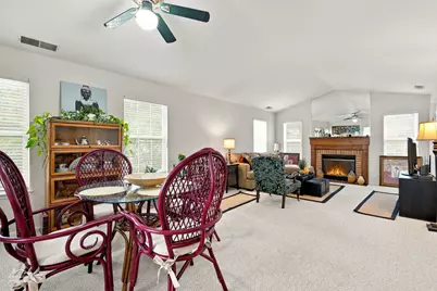 124 White Branch Court, Buffalo Grove, IL 60089 - Photo 4