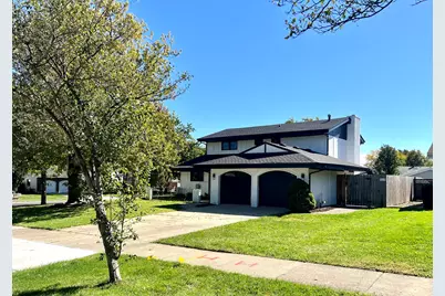 214 Cambridge Lane, Bloomingdale, IL 60108 - Photo 1