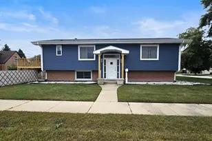 10301 Minnick Ave, Oak Lawn, IL 60453 - Photo 1