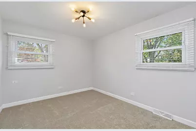 555 Lowden Avenue, Glen Ellyn, IL 60137 - Photo 16