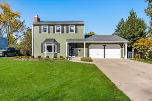 262 Linden St, Glen Ellyn, IL 60137 - Photo 1