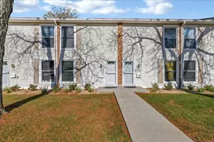 1710 Ardwick Dr, Hoffman Estates, IL 60169 - Photo 1