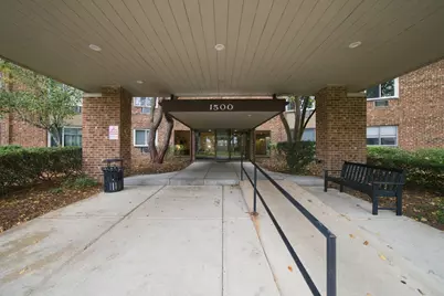 1500 Robin Circle #213, Hoffman Estates, IL 60169 - Photo 2