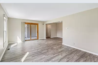1760 Bristol Walk #B, Hoffman Estates, IL 60169 - Photo 6