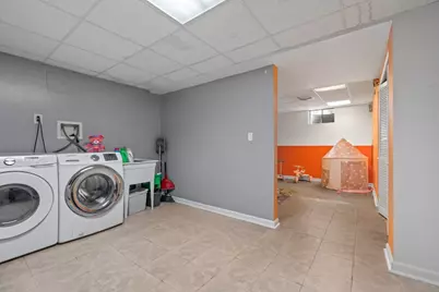 153 Crest Avenue, Elk Grove Village, IL 60007 - Photo 30