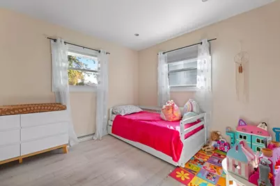 153 Crest Avenue, Elk Grove Village, IL 60007 - Photo 12