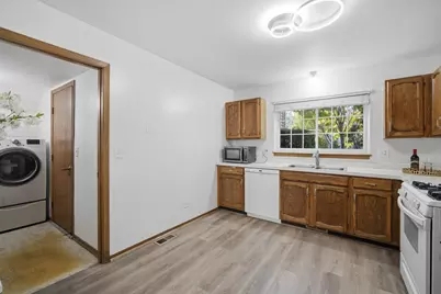 2146 Southwind Circle, Schaumburg, IL 60194 - Photo 8