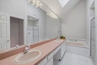 208 Rosewood Court, Westmont, IL 60559 - Photo 24