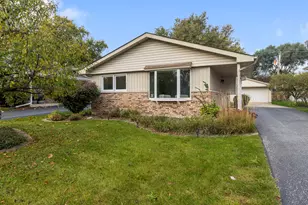 5860 Virginia Ave, Clarendon Hills, IL 60514 - Photo 1