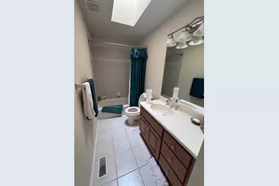 6407 Emerald Court, Willowbrook, IL 60527 - Photo 16