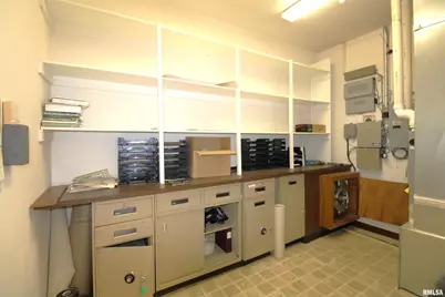 300 W Church Street, Salem, IL 62881 - Photo 8