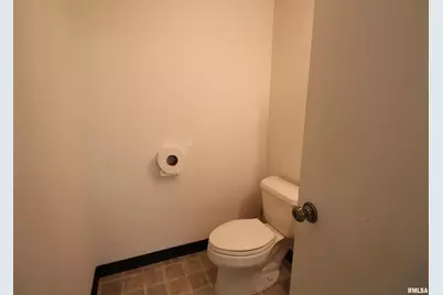 300 W Church Street, Salem, IL 62881 - Photo 12