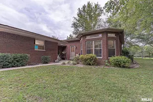 2022 W Main St, Salem, IL 62881 - Photo 2