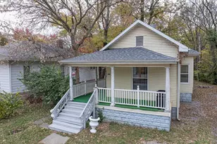 727 N Broadway Ave, Salem, IL 62881 - Photo 4