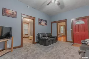 727 N Broadway Ave, Salem, IL 62881 - Photo 6