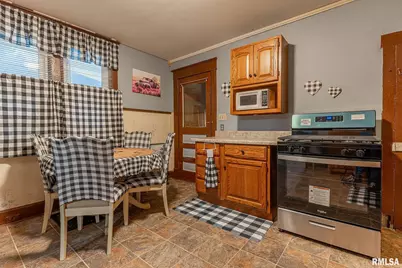 727 N Broadway Avenue, Salem, IL 62881 - Photo 8