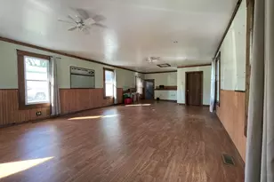 1214 E Sloan St, Harrisburg, IL 62946 - Photo 10