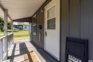 1214 E Sloan St, Harrisburg, IL 62946 - Photo 4