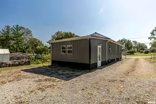 1214 E Sloan St, Harrisburg, IL 62946 - Photo 16