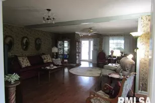 195 E Market St, Elizabethtown, IL 62931 - Photo 4