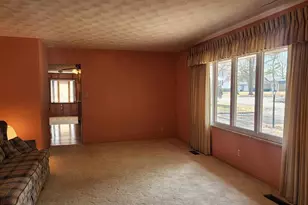 300 N 8th St, Earlville, IL 62932 - Photo 16