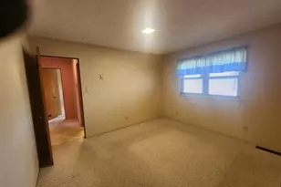 300 N 8th St, Earlville, IL 62932 - Photo 32