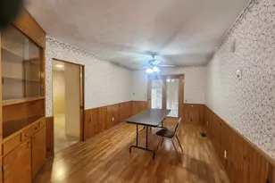 300 N 8th St, Earlville, IL 62932 - Photo 22