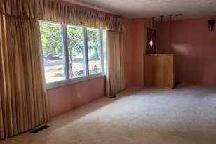 300 N 8th St, Earlville, IL 62932 - Photo 14