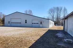 425 Pioneer Ln, Vienna, IL 62995 - Photo 2