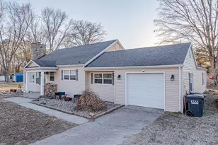 1201 N Franklin St, Salem, IL 62881 - Photo 4