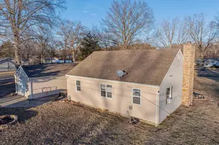 1201 N Franklin St, Salem, IL 62881 - Photo 10