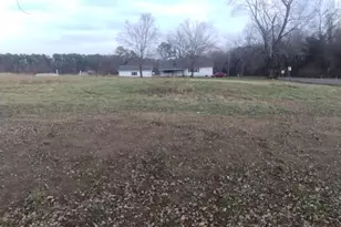 3936 W Sycamore St, Carterville, IL 62918 - Photo 2