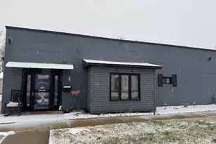 424 N College St, Centralia, IL 62801 - Photo 2