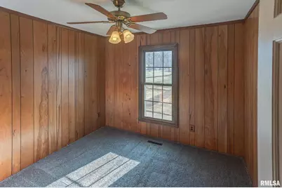 333 N Lakeview Drive, Salem, IL 62881 - Photo 28