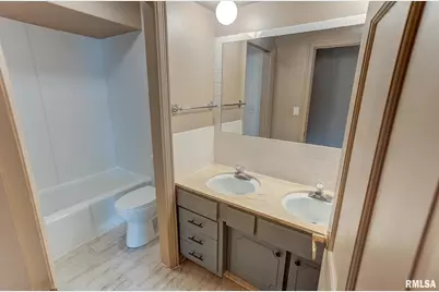 333 N Lakeview Drive, Salem, IL 62881 - Photo 42