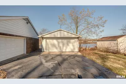 333 N Lakeview Drive, Salem, IL 62881 - Photo 52