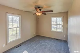 333 N Lakeview Dr, Salem, IL 62881 - Photo 30