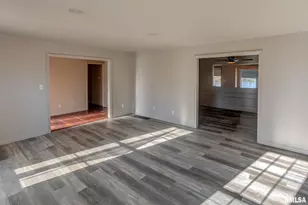 333 N Lakeview Dr, Salem, IL 62881 - Photo 6