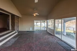 333 N Lakeview Dr, Salem, IL 62881 - Photo 18