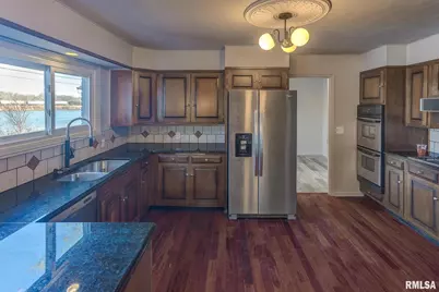 333 N Lakeview Drive, Salem, IL 62881 - Photo 20