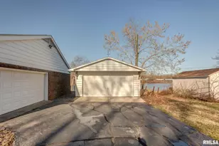 333 N Lakeview Dr, Salem, IL 62881 - Photo 50