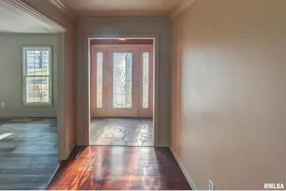 333 N Lakeview Drive, Salem, IL 62881 - Photo 2