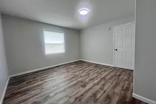 421 N 18th St, Herrin, IL 62948 - Photo 10