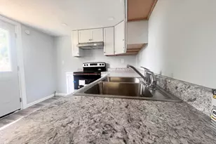 421 N 18th St, Herrin, IL 62948 - Photo 6